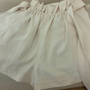 Aritzia cream shorts